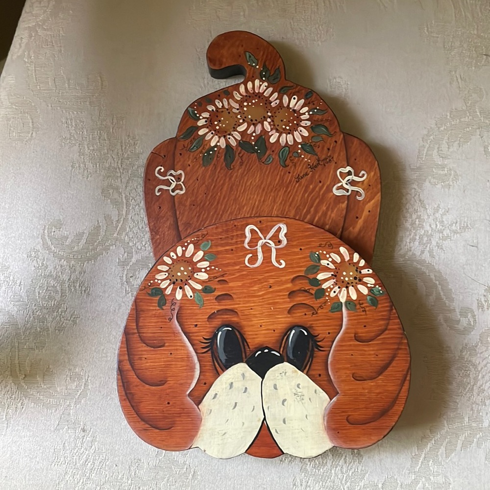 Vintage kitsch folk art puppy, dog, hand painted, signed June Hartman 1987